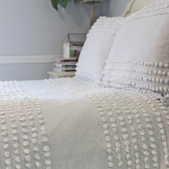 Comforter and 2 Shams. The pure Collection By Indigo Gray White Pom Pom Texture - Picture 6 of 6